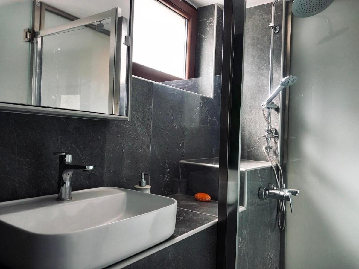 Moxy Paxos Apartments 盖奥斯 外观 照片
