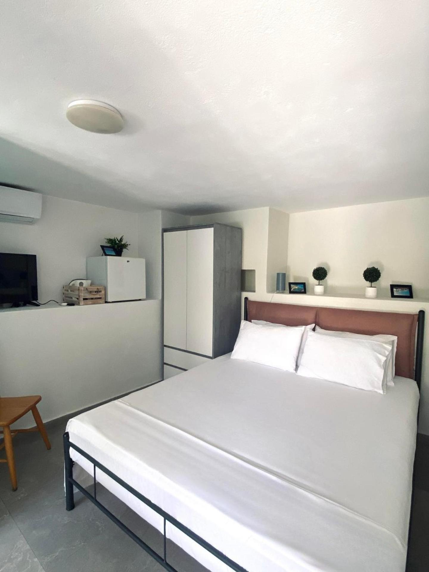 Moxy Paxos Apartments 盖奥斯 外观 照片